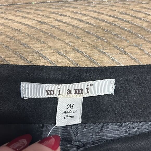 NWT Francesca’s embroidered skirt size medium. Suede feel. - Picture 5 of 11